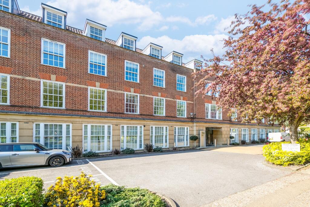 Main image of property: Rosanne House, Bridge Road, Welwyn Garden City, Hertfordshire, AL8 6DE