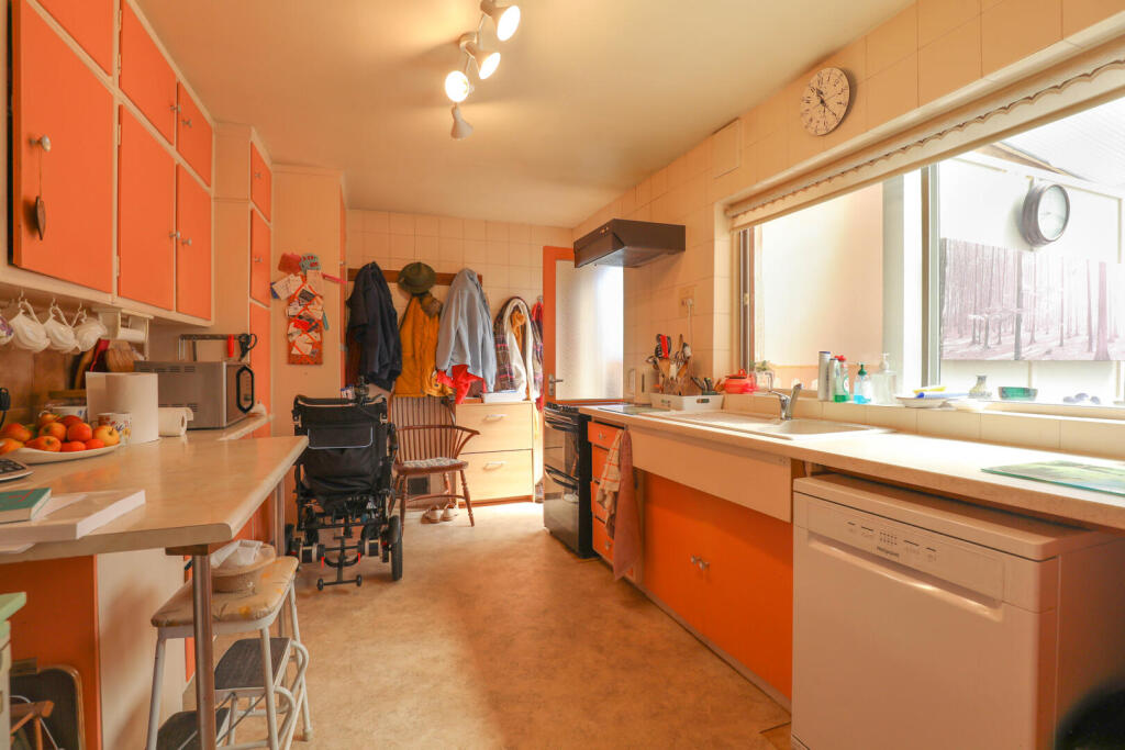 Ensleigh Close, Burton Latimer, Kettering photo 4