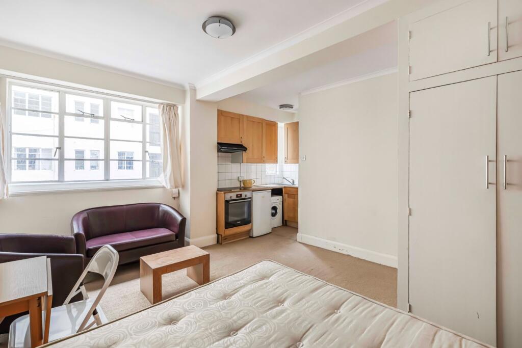 Studio flat for rent