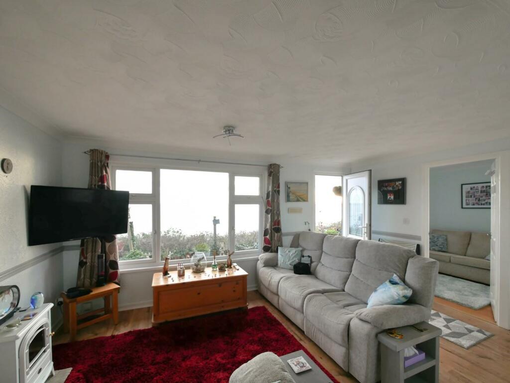 Fort Road, Lavernock, Penarth photo 4