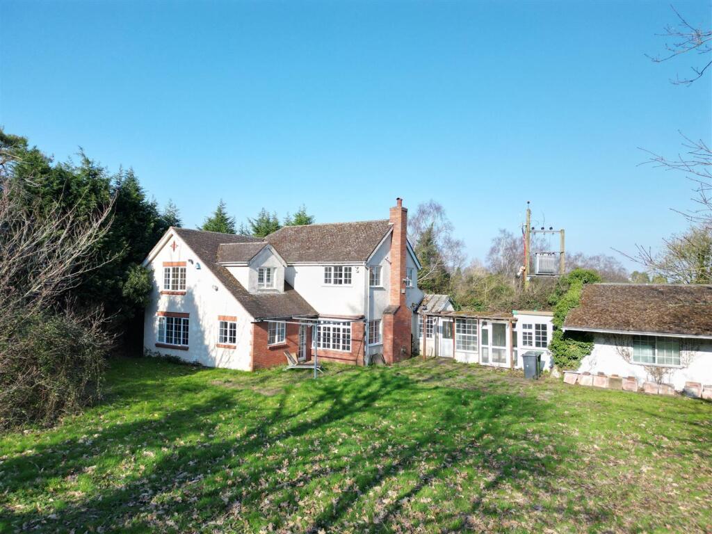 4-bed detached on Worcester Road, Shenstone, Kidderminster, £650,000