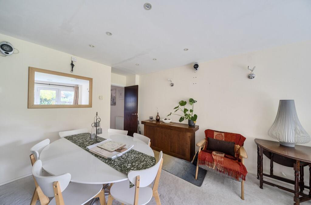 Apartment in Enfield - View 2