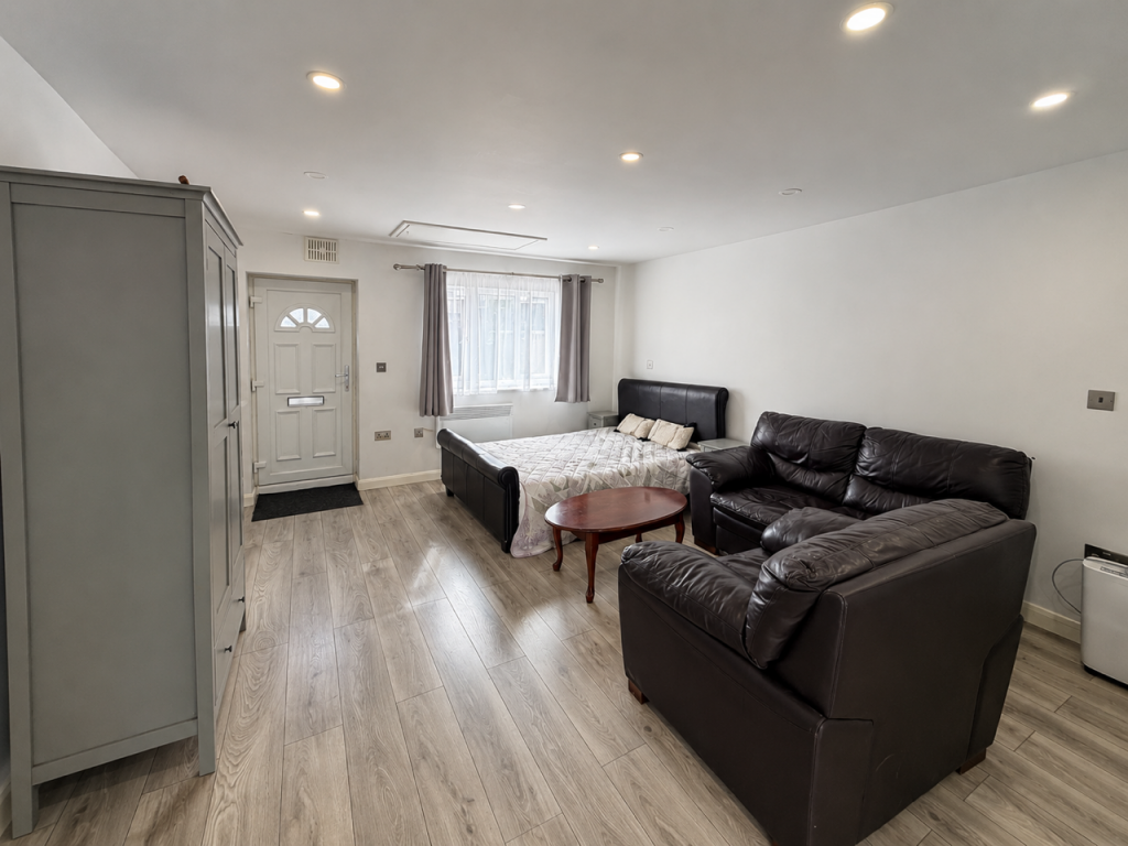 Apartment in Coventry - View 2