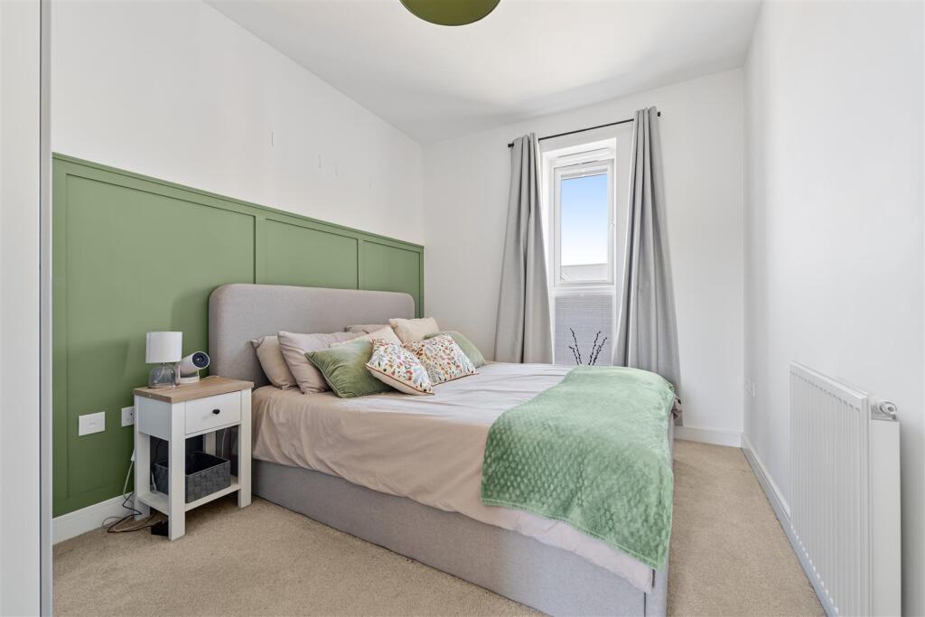 Apartment in Banwell, North Somerset - More