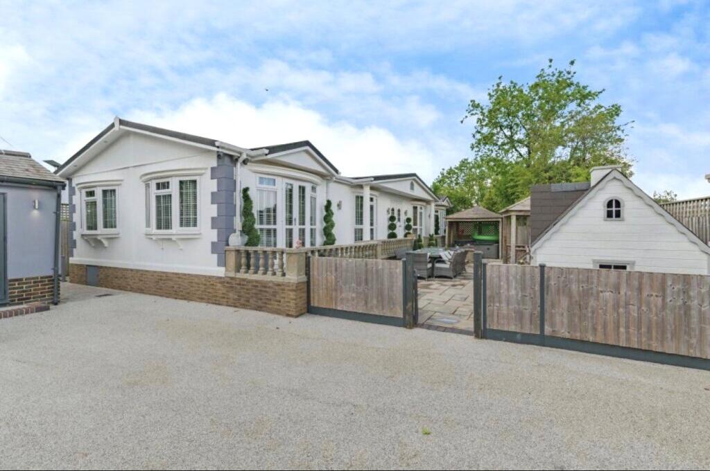 Dunsfold Road, Alfold - More