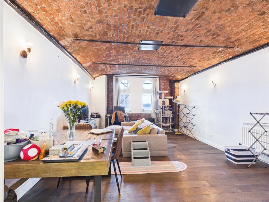 Apartment in Liverpool, Ten Streets, Vauxhall - View 3