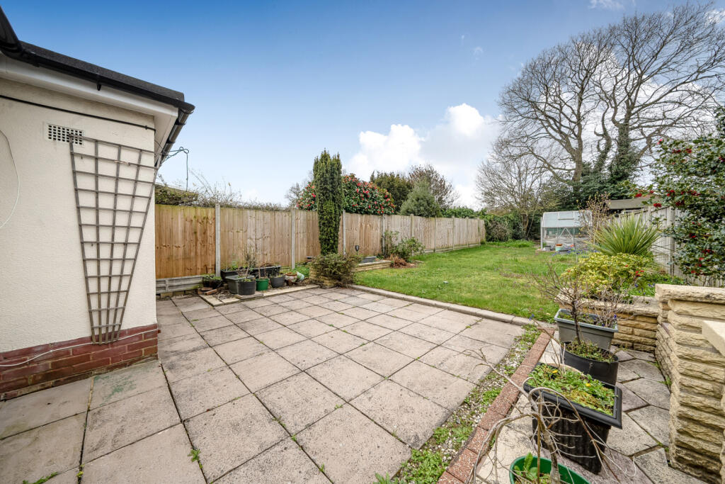 House in Swanley, Birchwood Corner - More
