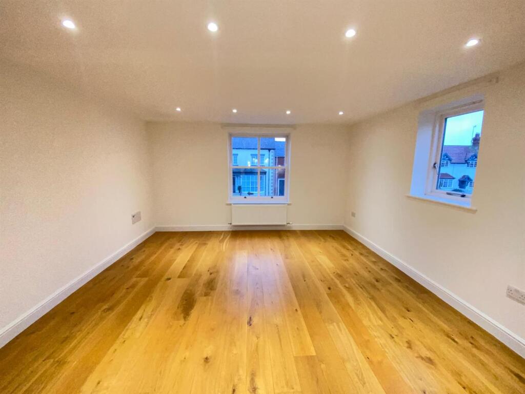 Apartment in Chester - More