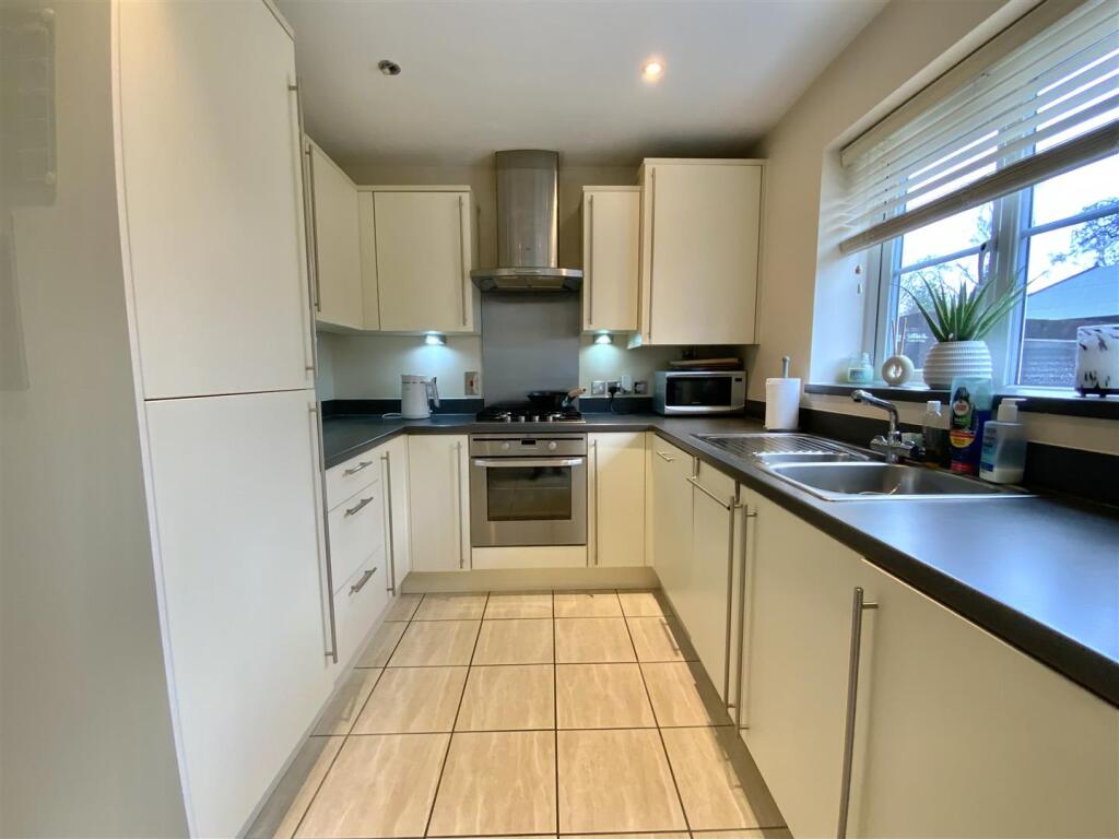 Pearmain Close, Newport Pagnell photo 4