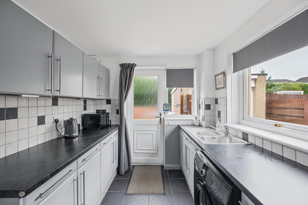 House in Motherwell - More