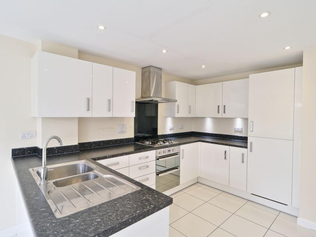 Dramsell Rise, St Neots, PE19 photo 2