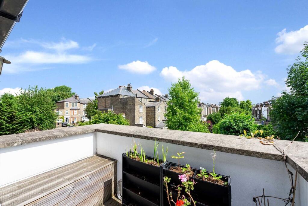 Apartment in London, Lower Holloway, Holloway - View 5