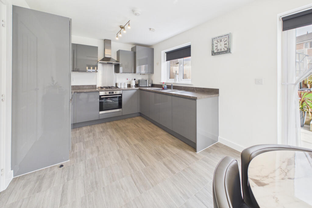 House in Forest of Dean, Lydney - More
