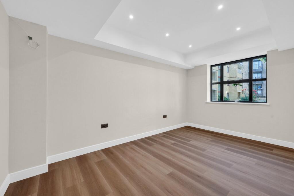 3 bedroom mews property for rent