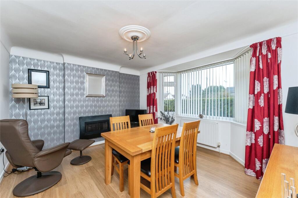 Russell Drive, Prestatyn, Denbighshire, LL19 photo 4