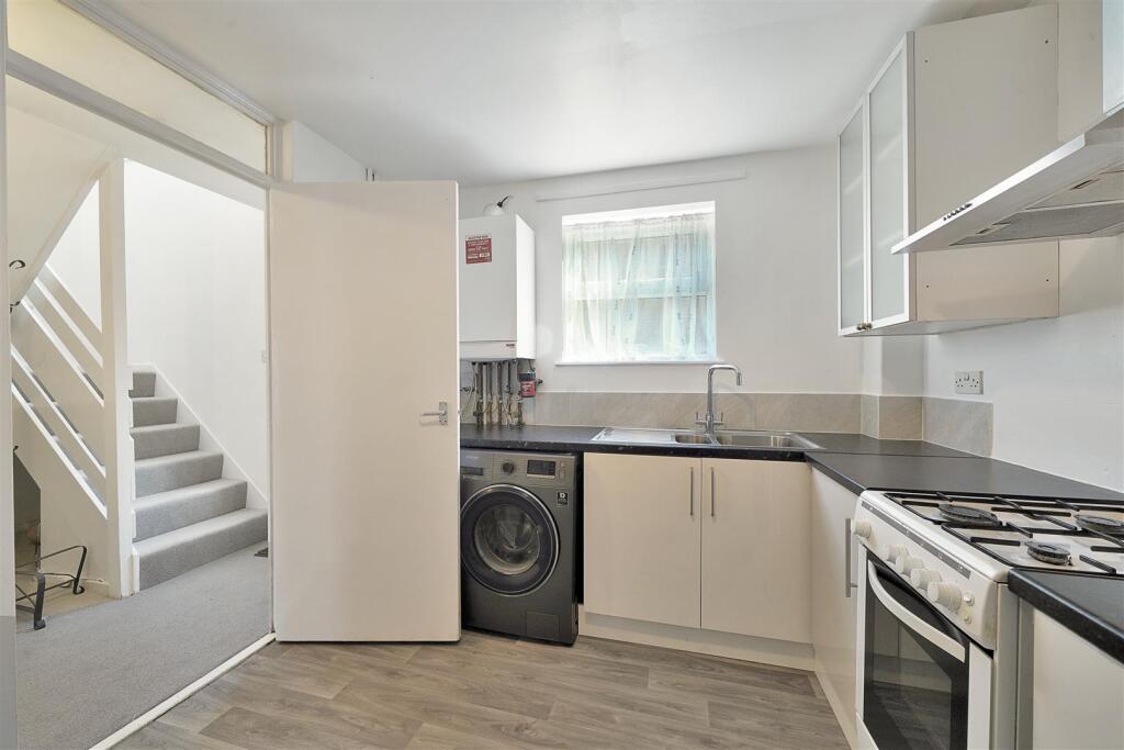 House in Harrow - View 4