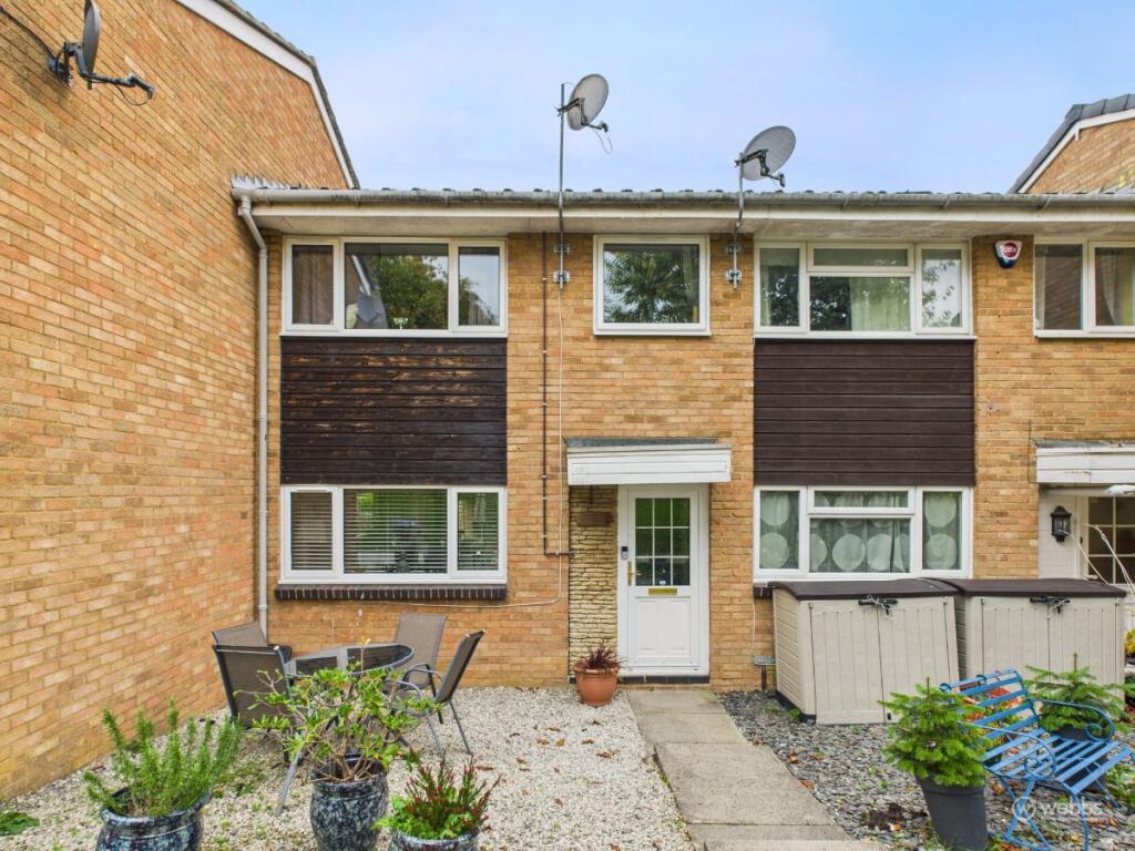 Main image of property: Middlefields, Forestdale, Croydon