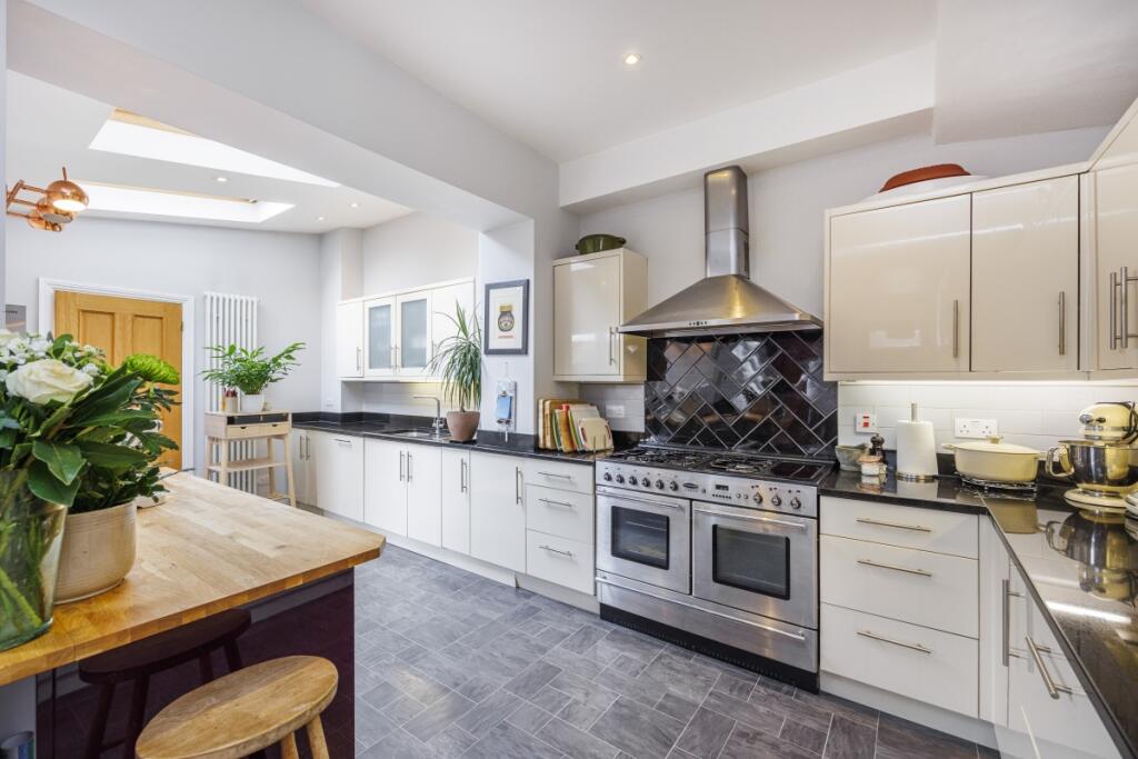House in London - View 5