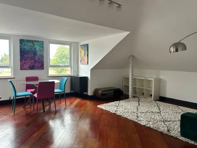 Apartment in Slough, Cippenham - View 3