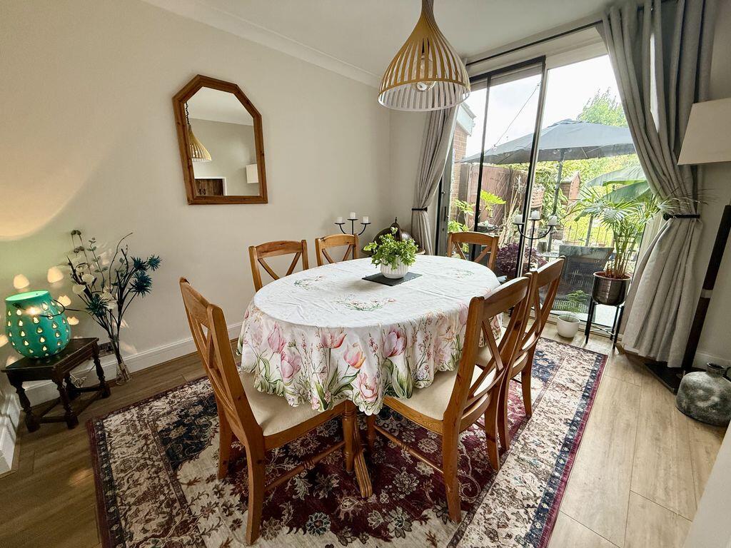 House in Houghton Regis, Central Bedfordshire - View 4