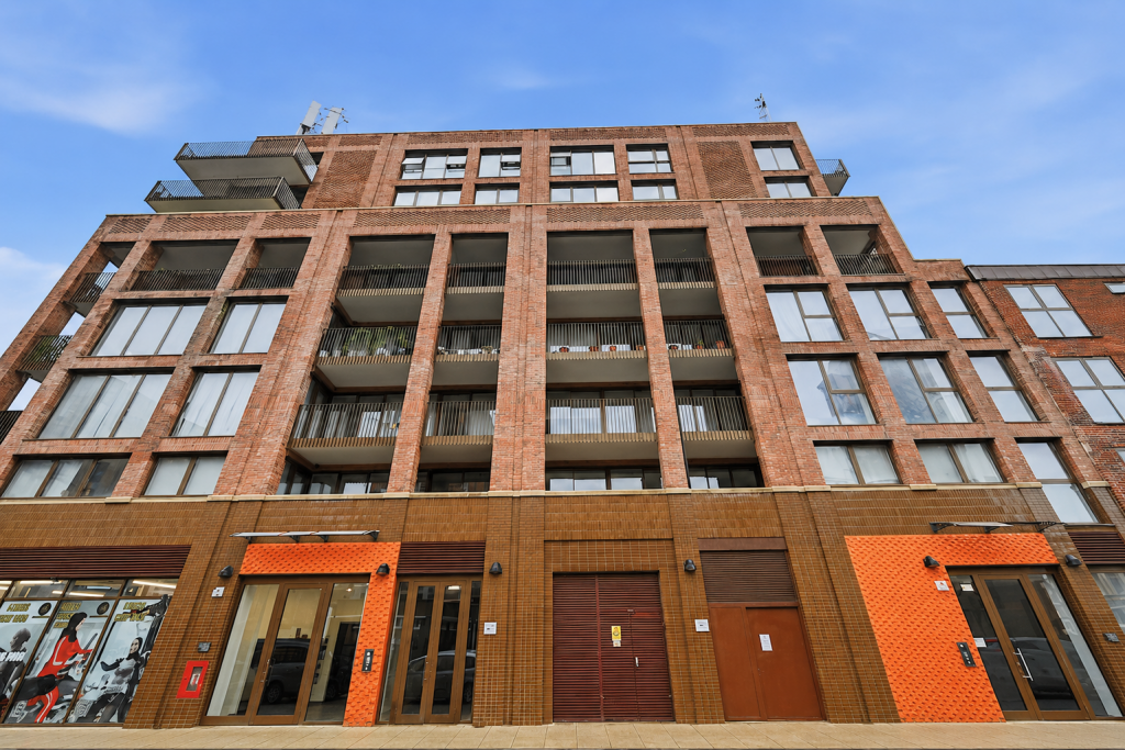 Apartment in London - More