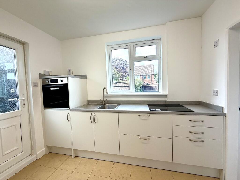 House in Grimsby, Scartho - View 4