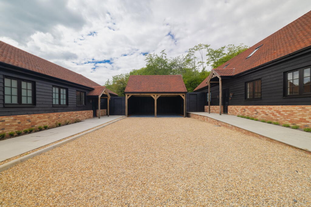 House in Mole Valley, Charlwood - View 3