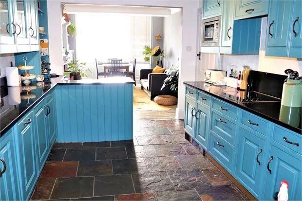 Apartment in Southend-on-Sea - View 2