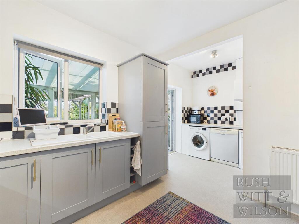 House in St. Leonards-on-Sea, Hollington - More