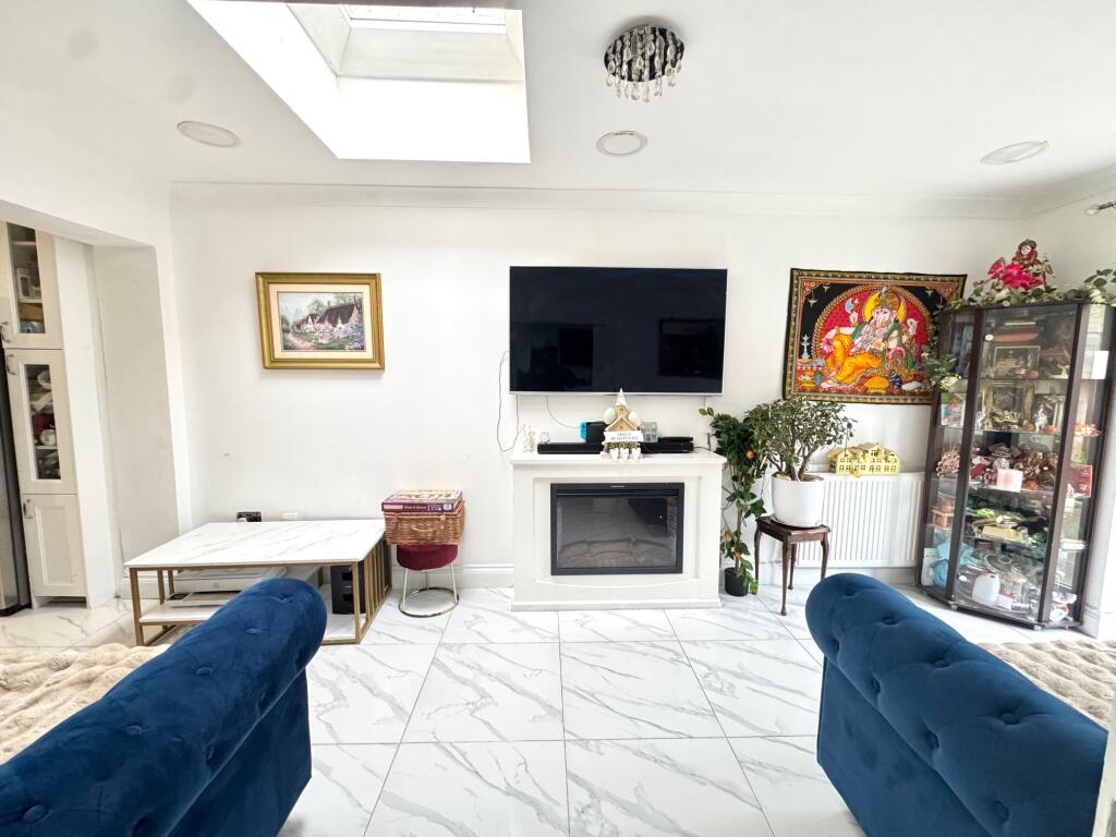 Main image of property: Abbott Road, Poplar E14 0GP