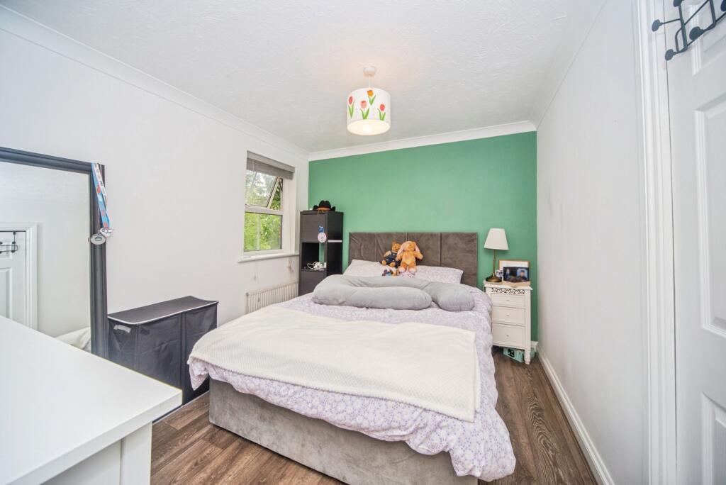 Apartment in Southampton - View 5