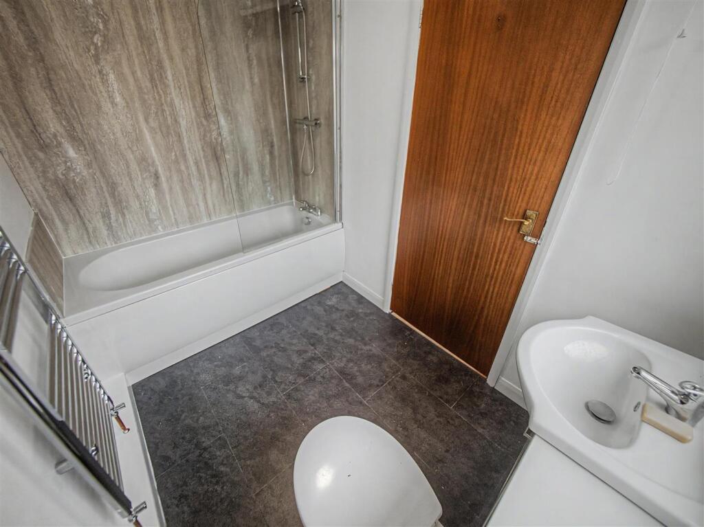 House in Sunderland - View 4
