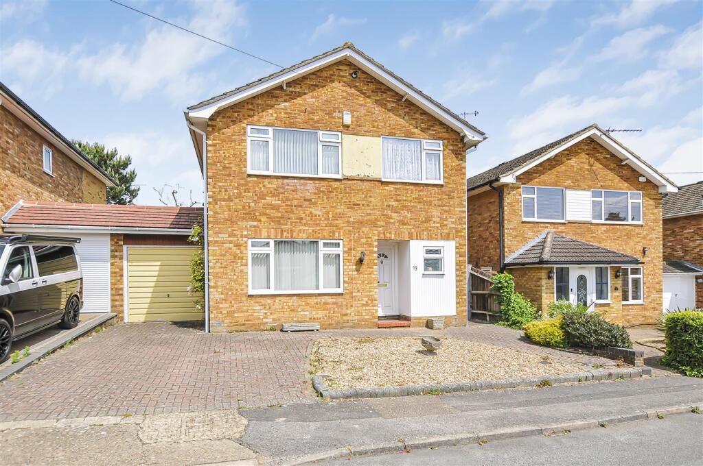 Main image of property: Larch Avenue, Bricket Wood, St. Albans