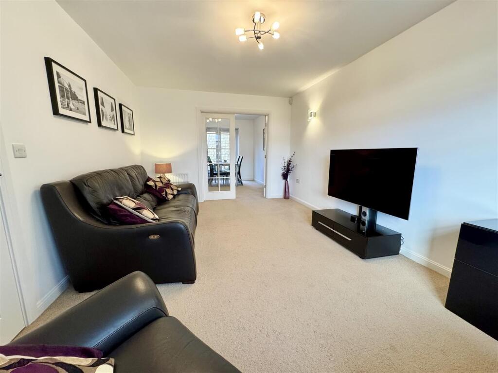Rosefield Avenue, Woolley Grange, Barnsley,S75 5FG photo 2