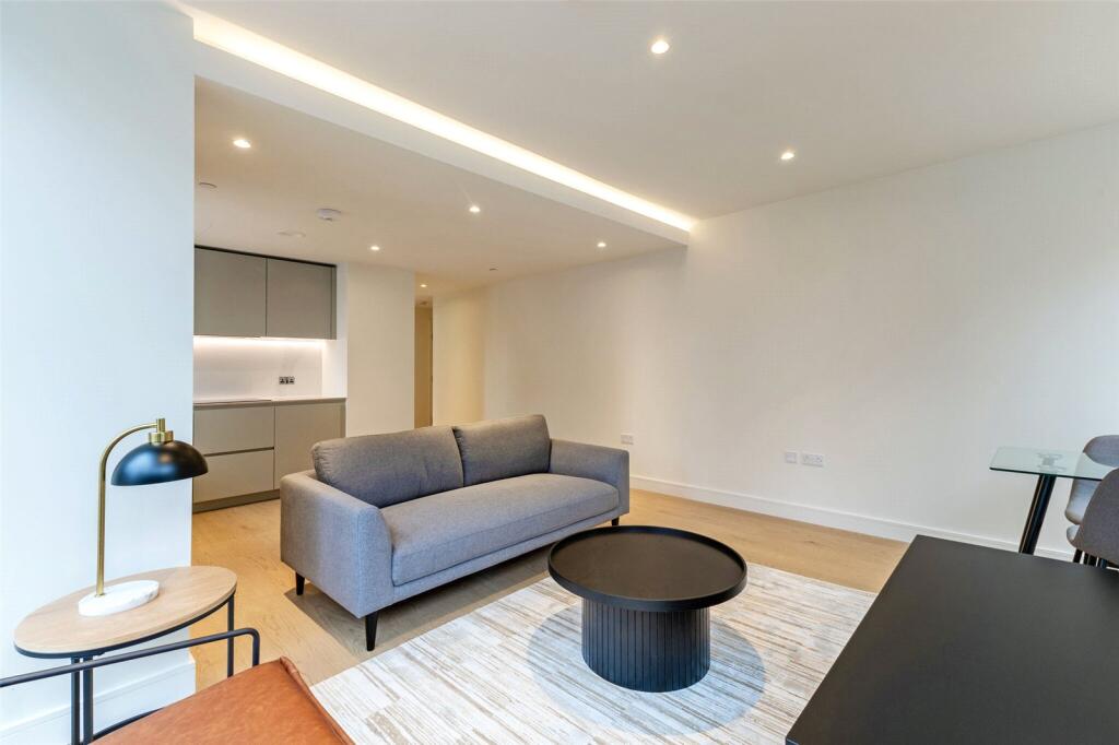 Main image of property: Marsh Wall, London, E14