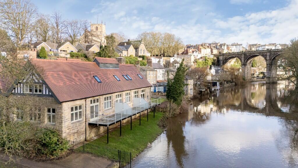 Main image of property: 4b Waterside, Knaresborough, North Yorkshire, HG5