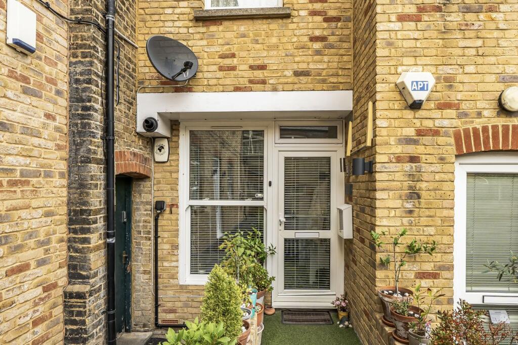 Main image of property: Queensgate Mews, Beckenham, BR3