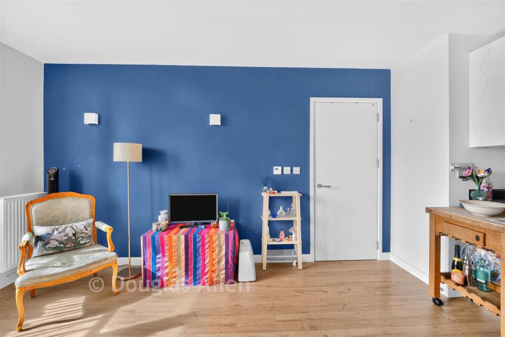 Apartment in London - View 5