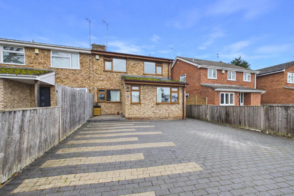 4-bed semi-detached on Brading Way, Purley on Thames, Reading, Berkshire, RG8, £550,000