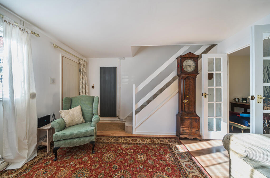 Lambourne Road, West End, Southampton, Hampshire, SO18 photo 4