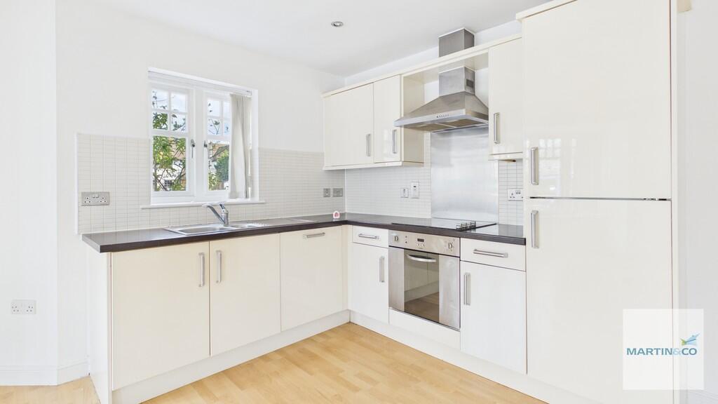 Apartment in Sutton Coldfield, Maney - View 2