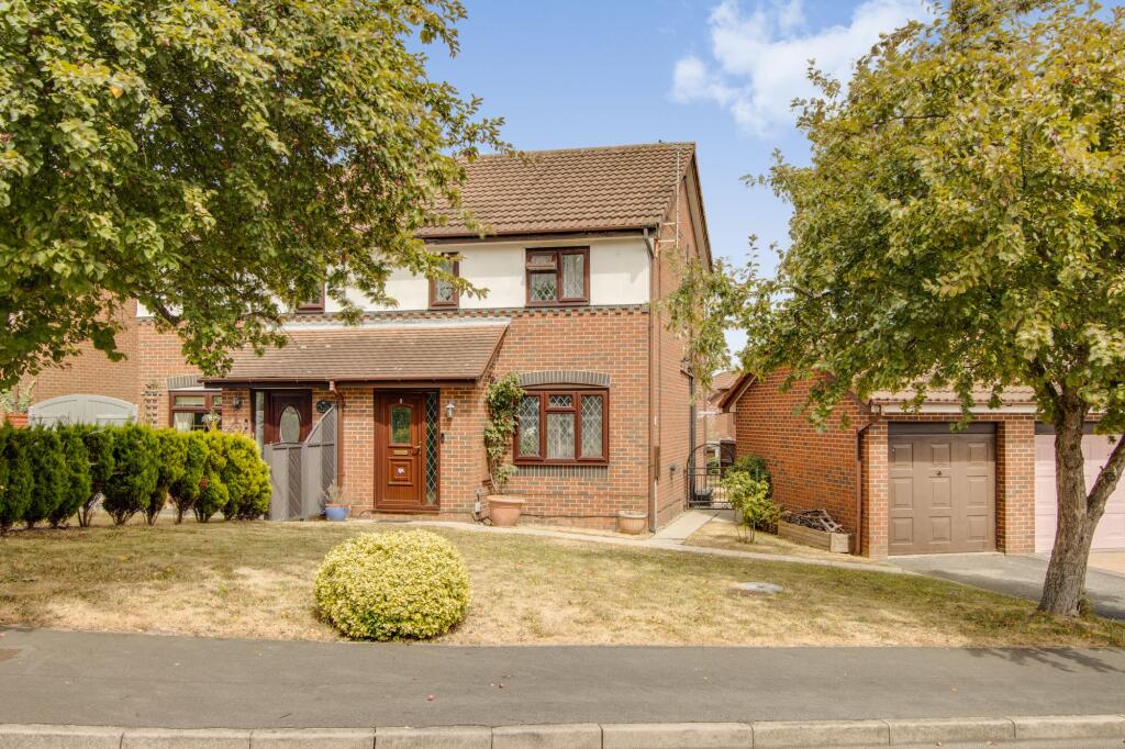 Main image of property: Fulmar Court, Leeds, LS10