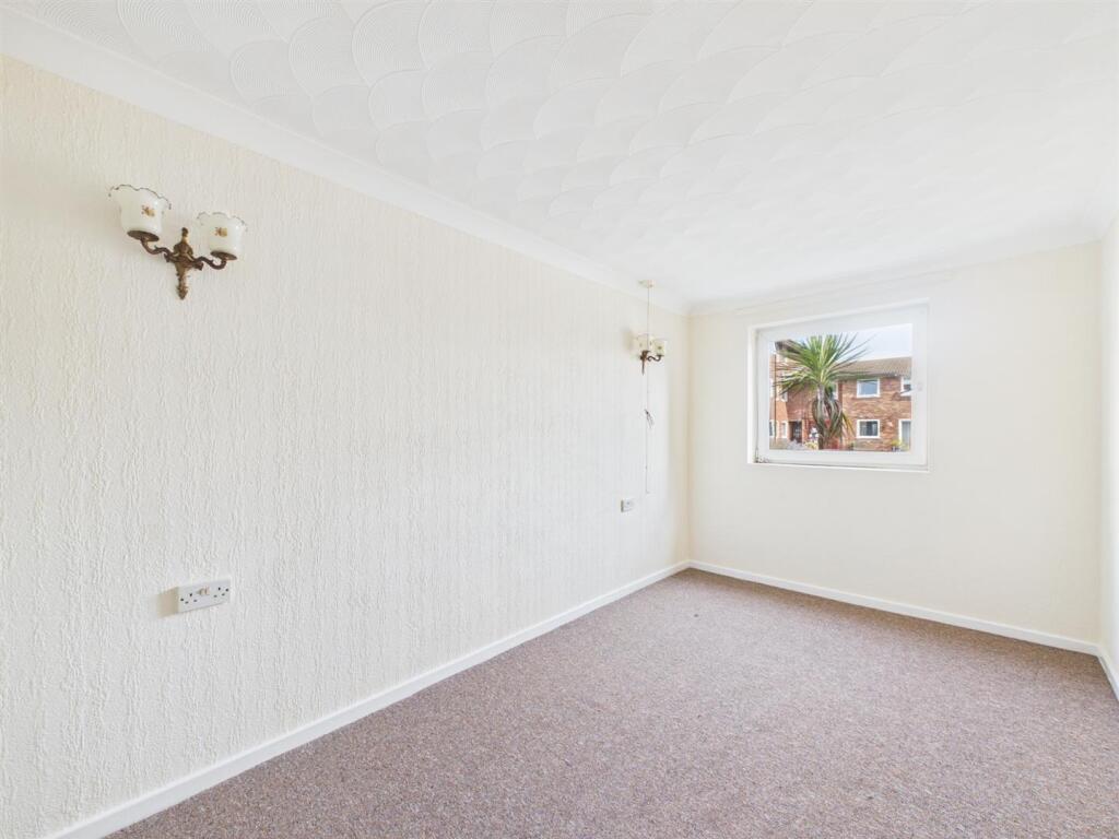 Apartment in Chester - More