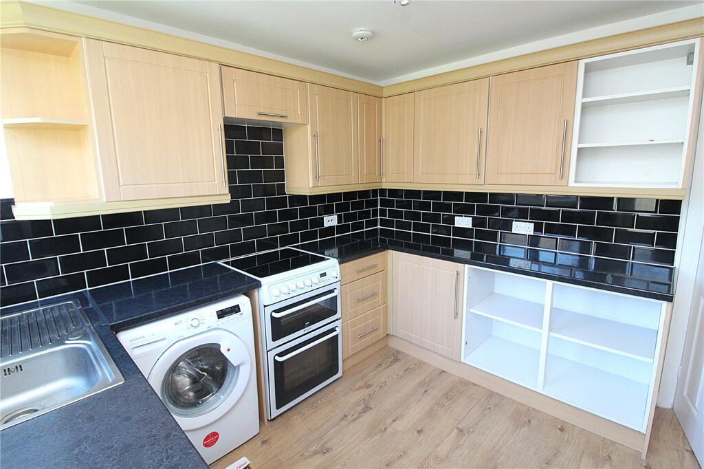 Sherburn Approach, Leeds, West Yorkshire, LS14 photo 4