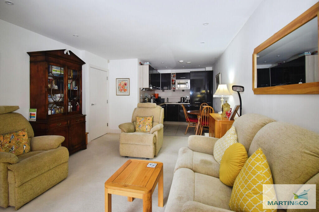 Apartment in Worcester, Worcestershire - View 5