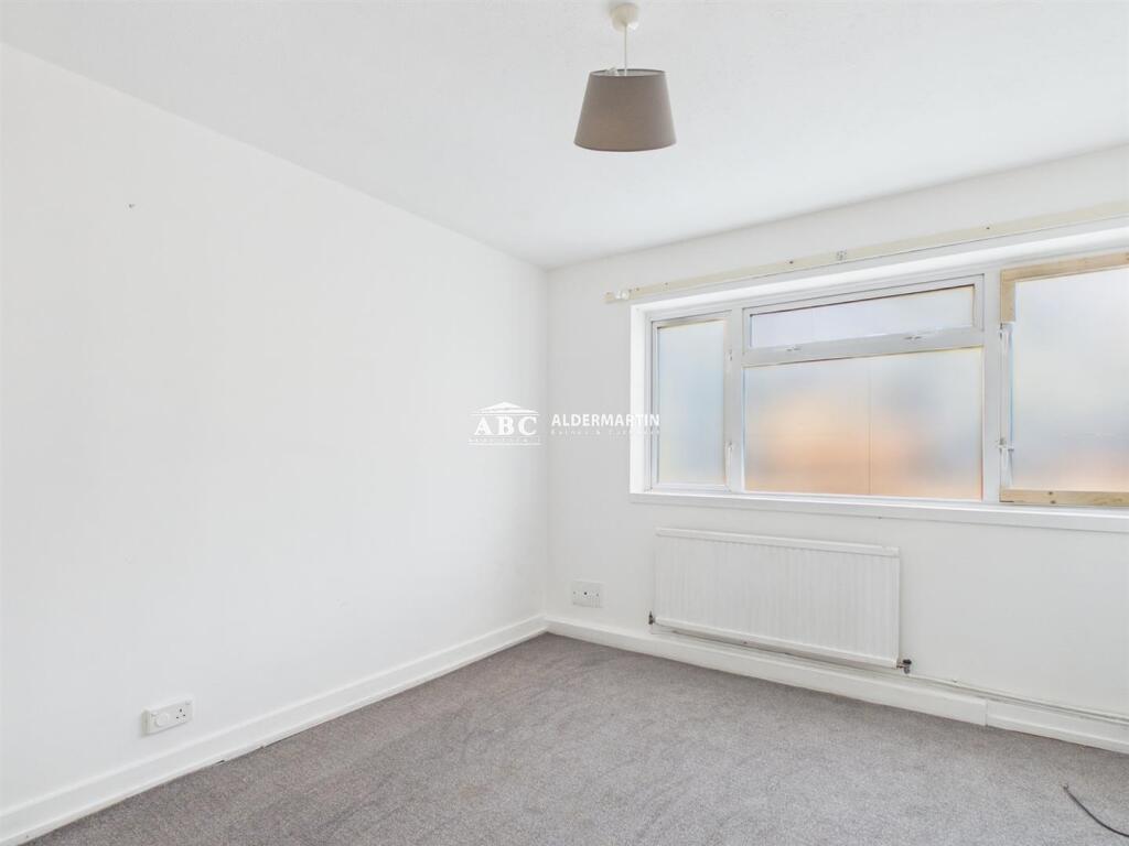 Apartment in Harrow - More