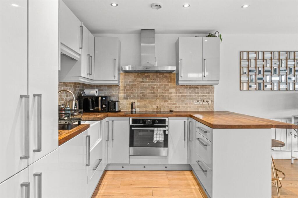 House in Twickenham - View 4