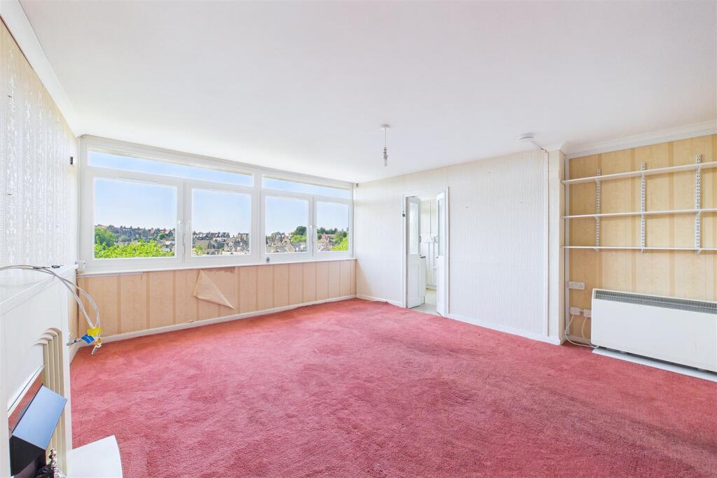Apartment in Clevedon, Walton Park - More