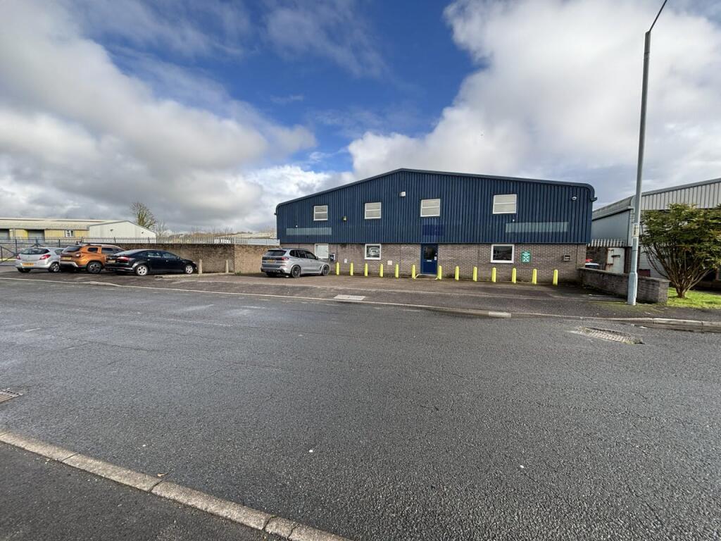 Main image of property: Unit 55, Severnbridge Industrial Estate, Symondscliff Way, Caldicot, NP26 5PW
