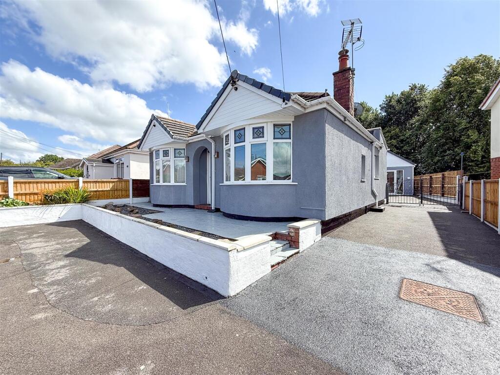 2-bed bungalow on Park Lane, Stoke-On-Trent, £299,950
